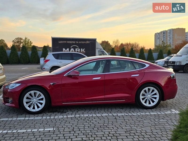 Ліфтбек Tesla Model S 2017 в Львові фото 7 Ліфтбек Tesla Model S 2017 в Львові
