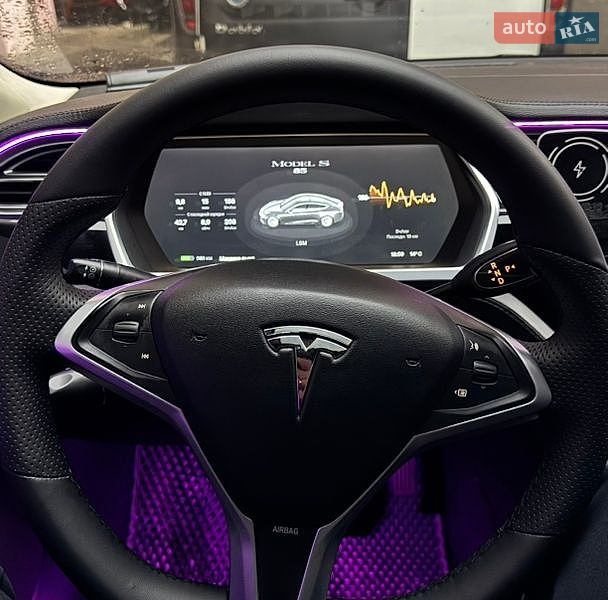 Ліфтбек Tesla Model S 2013 в Софіївській Борщагівці