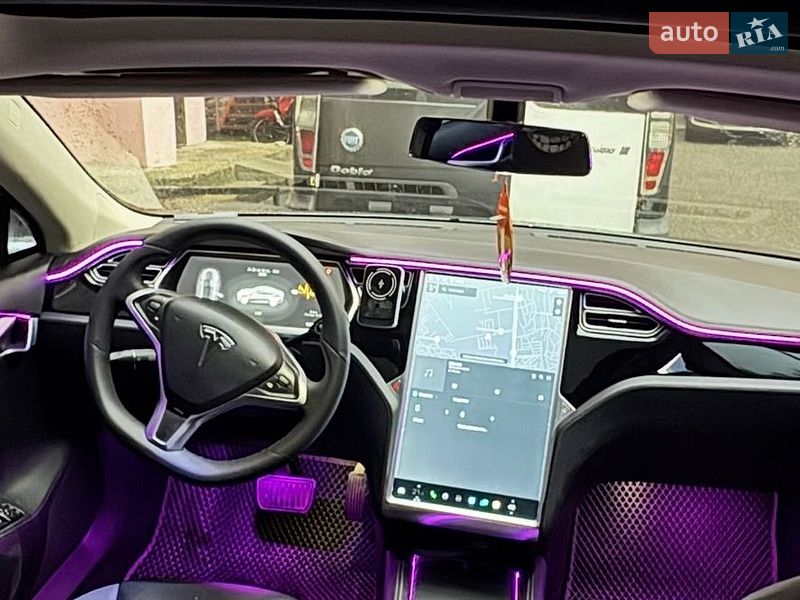 Ліфтбек Tesla Model S 2013 в Софіївській Борщагівці