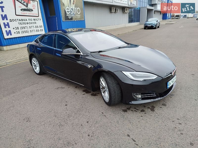 Лифтбек Tesla Model S 2017 в Ковеле