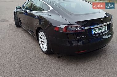Лифтбек Tesla Model S 2017 в Ковеле