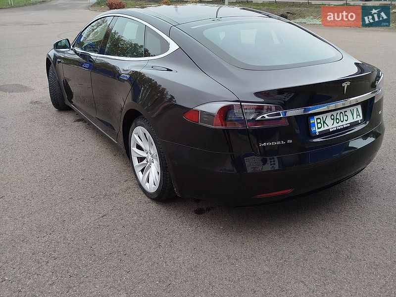 Лифтбек Tesla Model S 2017 в Ковеле