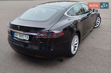 Лифтбек Tesla Model S 2017 в Ковеле