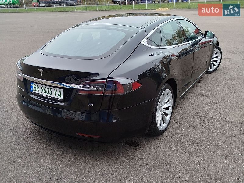 Лифтбек Tesla Model S 2017 в Ковеле
