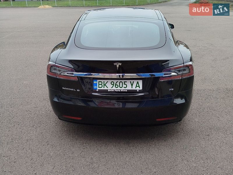 Лифтбек Tesla Model S 2017 в Ковеле