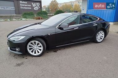 Лифтбек Tesla Model S 2017 в Ковеле