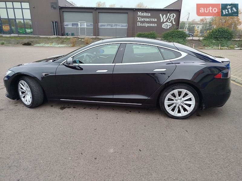 Лифтбек Tesla Model S 2017 в Ковеле