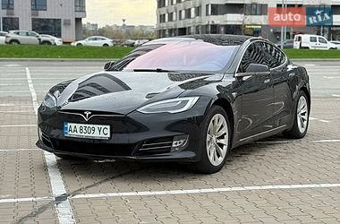 Ліфтбек Tesla Model S 2018 в Києві
