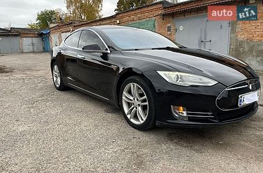 Лифтбек Tesla Model S 2015 в Белой Церкви