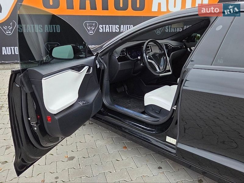 Ліфтбек Tesla Model S 2017 в Хмельницькому