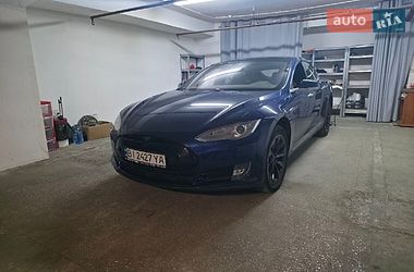 Лифтбек Tesla Model S 2016 в Киеве