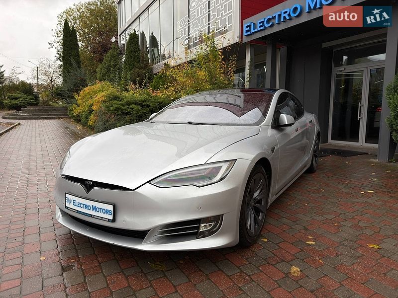 Tesla Model S 2016