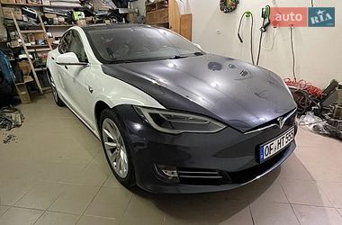 Ліфтбек Tesla Model S 2016 в Бродах