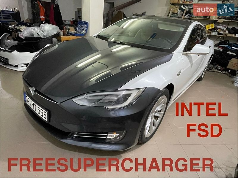 Ліфтбек Tesla Model S 2016 в Бродах