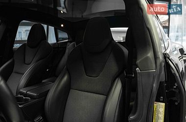 Лифтбек Tesla Model S 2018 в Черновцах