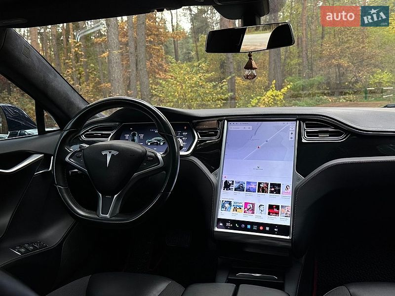 Лифтбек Tesla Model S 2014 в Вышгороде