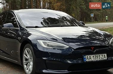 Лифтбек Tesla Model S 2014 в Вышгороде