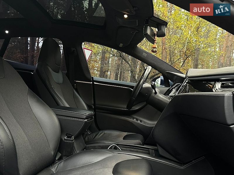 Лифтбек Tesla Model S 2014 в Вышгороде