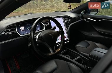 Лифтбек Tesla Model S 2014 в Вышгороде