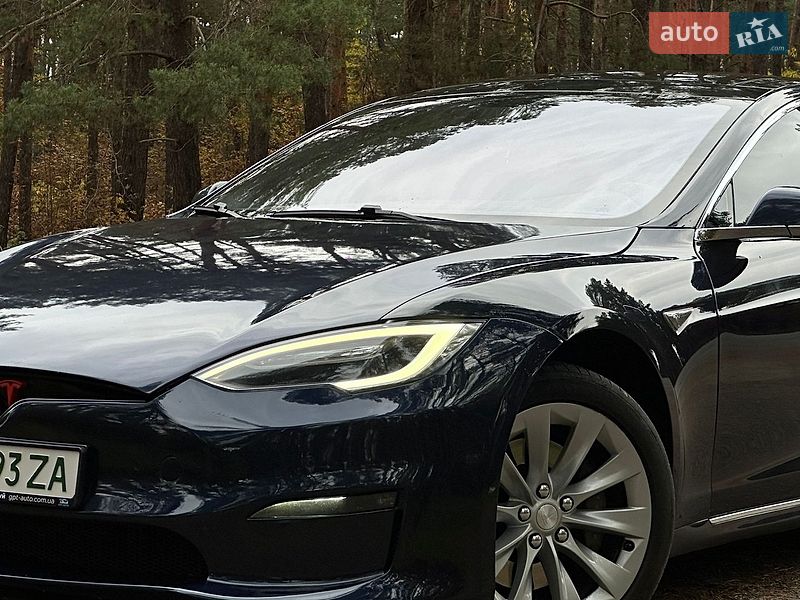 Лифтбек Tesla Model S 2014 в Вышгороде