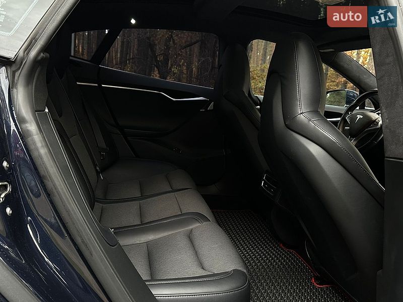 Лифтбек Tesla Model S 2014 в Вышгороде