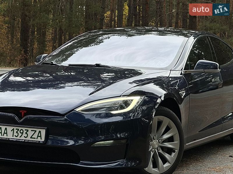 Лифтбек Tesla Model S 2014 в Вышгороде