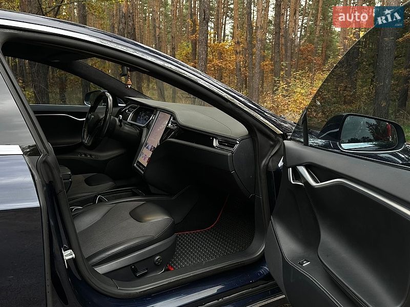 Лифтбек Tesla Model S 2014 в Вышгороде