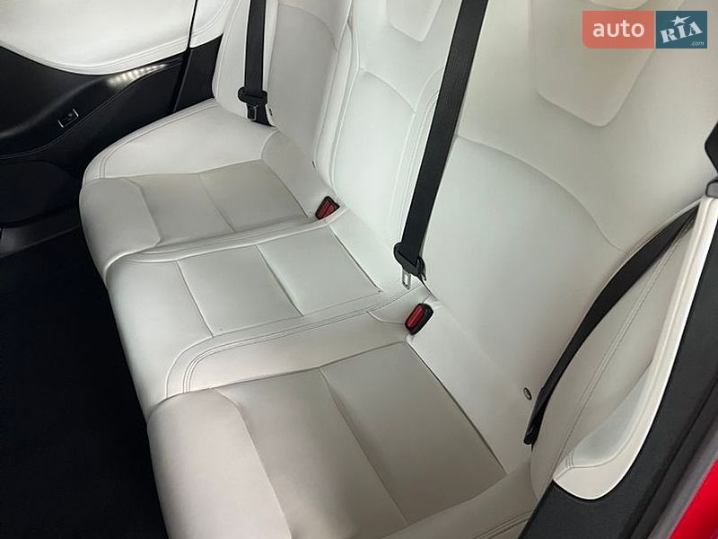 Ліфтбек Tesla Model S 2019 в Борисполі