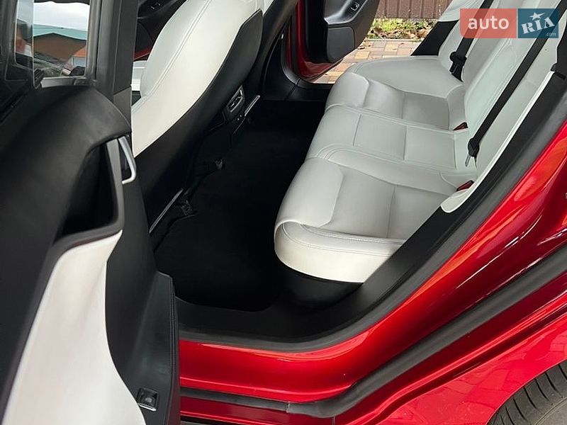 Ліфтбек Tesla Model S 2019 в Борисполі