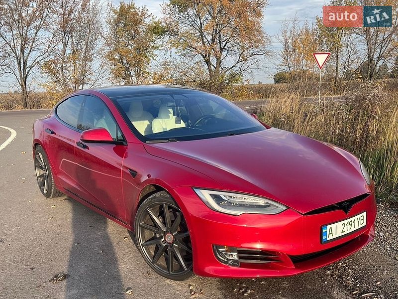 Ліфтбек Tesla Model S 2019 в Борисполі