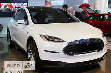 Седан Tesla Model X 2017 в Киеве