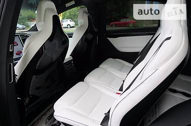 Внедорожник / Кроссовер Tesla Model X 2017 в 