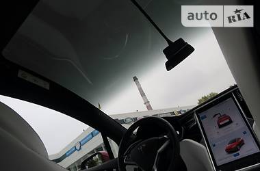 Внедорожник / Кроссовер Tesla Model X 2017 в 