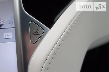 Внедорожник / Кроссовер Tesla Model X 2017 в 