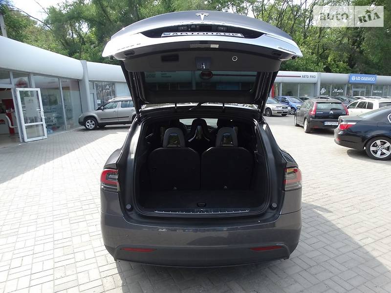Внедорожник / Кроссовер Tesla Model X 2016 в Днепре фото 28 Внедорожник / Кроссовер Tesla Model X 2016 в Днепре