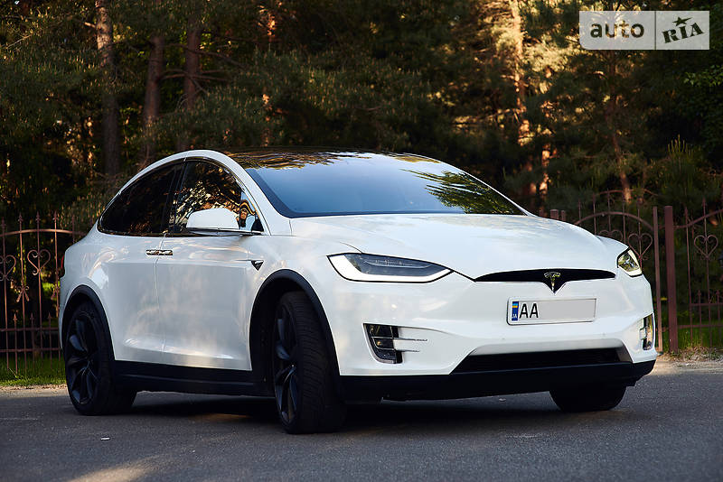 Лифтбек Tesla Model X 2016 в Киеве