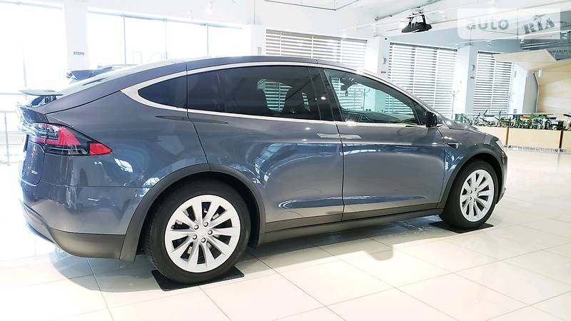 Позашляховик / Кросовер Tesla Model X 2017 в Києві
