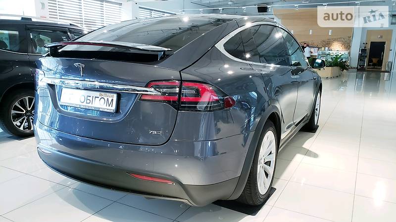 Позашляховик / Кросовер Tesla Model X 2017 в Києві