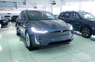 Позашляховик / Кросовер Tesla Model X 2017 в Києві