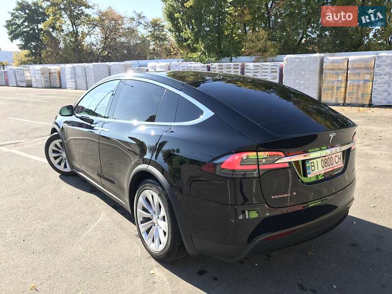 Позашляховик / Кросовер Tesla Model X 2016 в Києві
