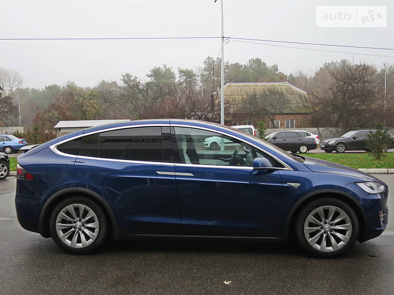 Позашляховик / Кросовер Tesla Model X 2016 в Києві