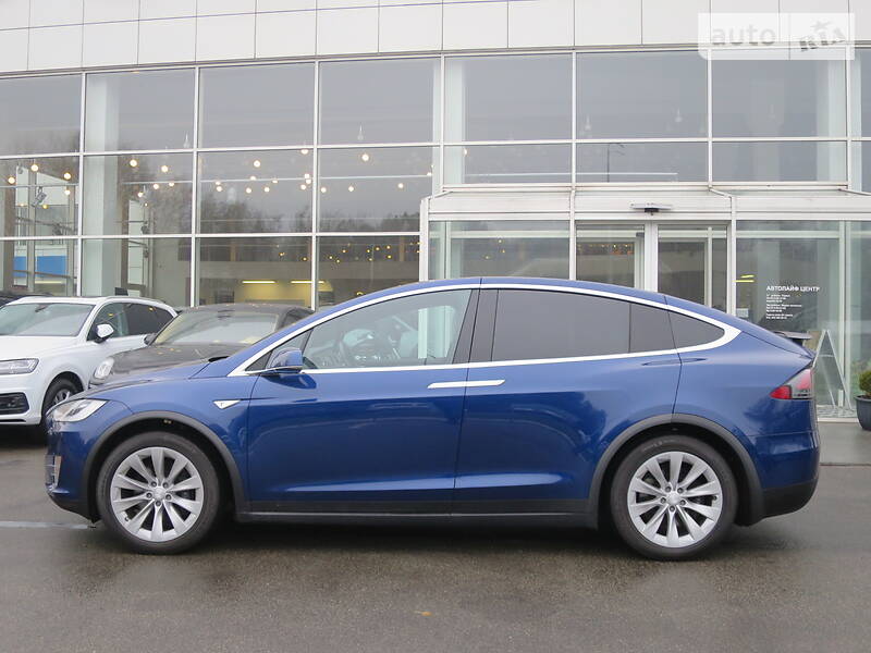 Позашляховик / Кросовер Tesla Model X 2016 в Києві