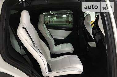 Внедорожник / Кроссовер Tesla Model X 2016 в 