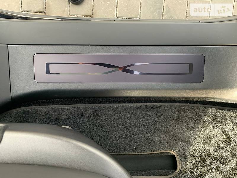 Позашляховик / Кросовер Tesla Model X 2018 в Києві фото 40 Позашляховик / Кросовер Tesla Model X 2018 в Києві