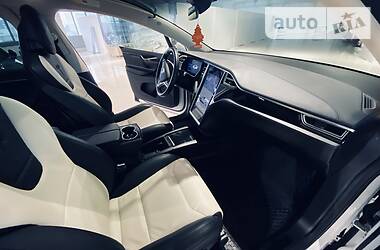 Позашляховик / Кросовер Tesla Model X 2016 в 