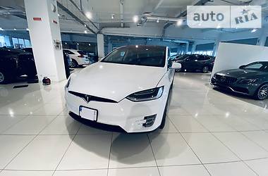 Позашляховик / Кросовер Tesla Model X 2016 в 