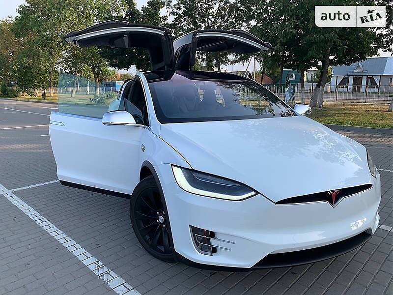 Позашляховик / Кросовер Tesla Model X 2016 в Івано-Франківську