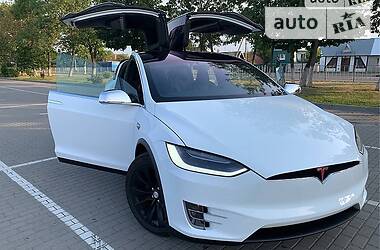Позашляховик / Кросовер Tesla Model X 2016 в 