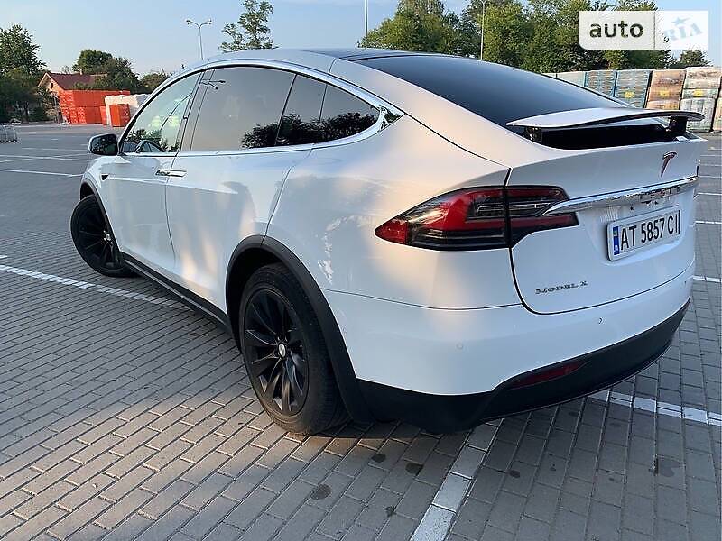Позашляховик / Кросовер Tesla Model X 2016 в Івано-Франківську