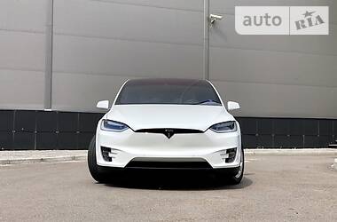 Позашляховик / Кросовер Tesla Model X 2016 в 
